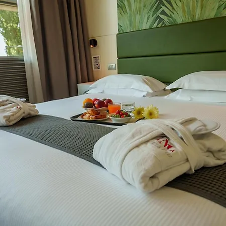 Western Hotel 4*