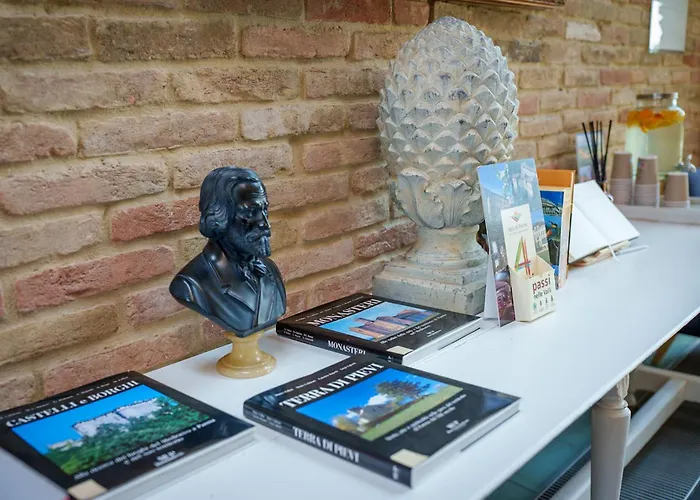 Western 4* פארמה