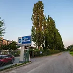 Western 4*